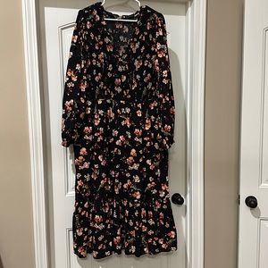 PLUS SIZE Floral Dress with pockets
